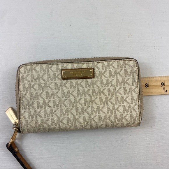 Michael Kors Women’s Beige Signature MK Monogram Logo Zip Up Wristlet Wallet - Picture 9 of 12